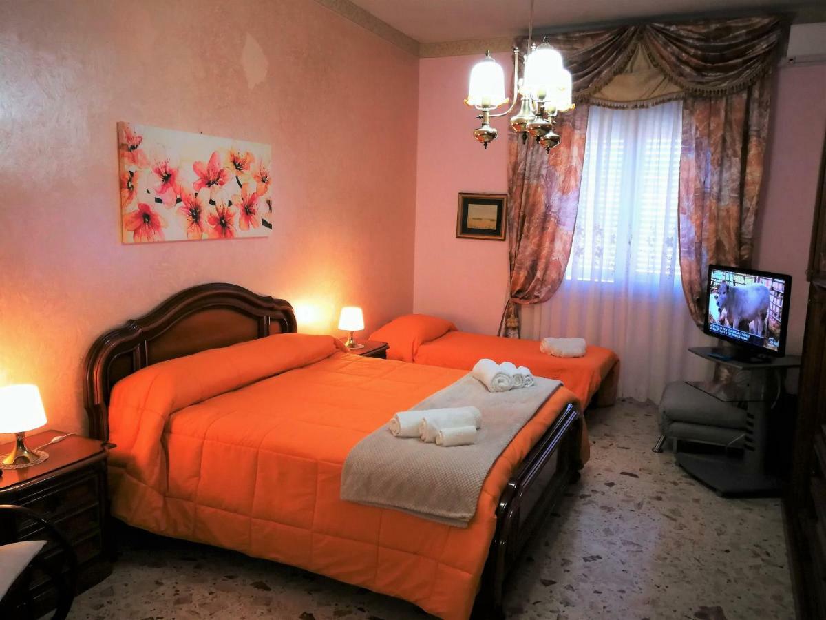 Residenza Margherita - Centralissima Salerno Esterno foto
